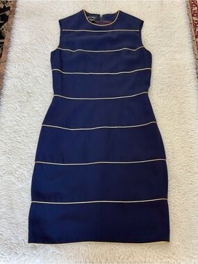 Gillian Sheath Navy w/ Gold Piping Dress size 6 Medium